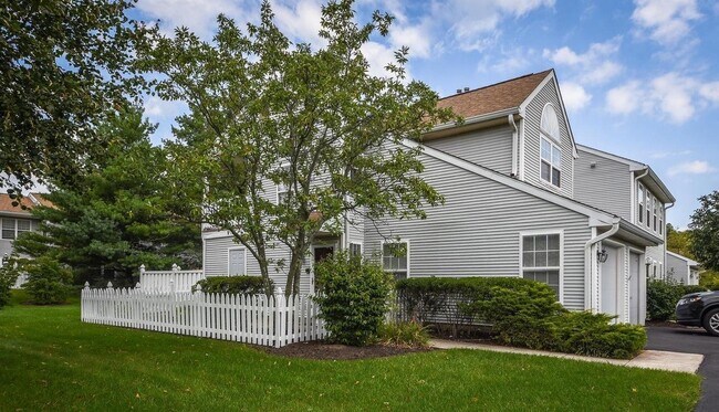 Building Photo - 605 Cedar Hollow Dr
