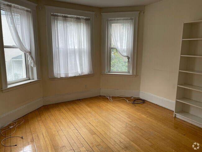 Building Photo - 294 Harvard St
