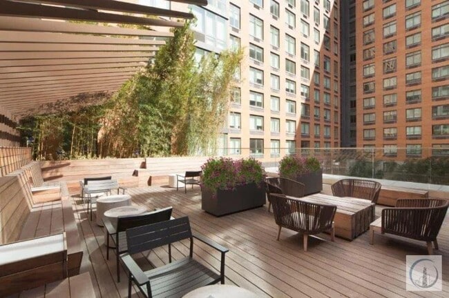 Building Photo - 2 bedroom in New York NY 10036