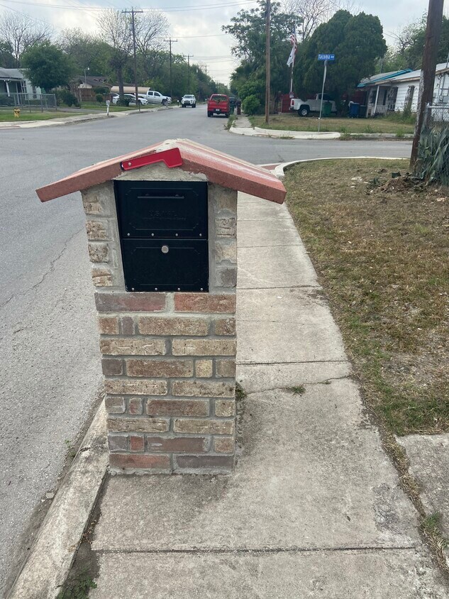 Mailbox with secure key lock - 1235 W Harding Blvd