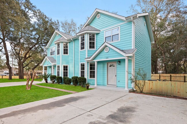 Foto del edificio - Beautifully Updated Townhouse in Niceville!