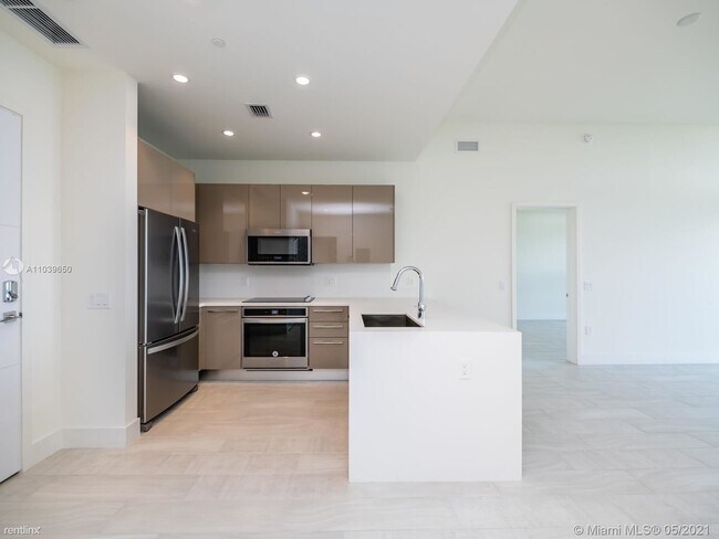 Building Photo - 2000 Metropica Way