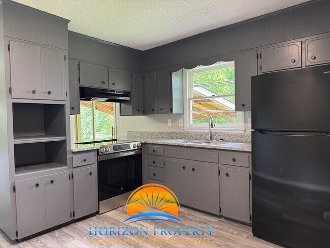 Foto del edificio - 6117 Colfax Rd NW