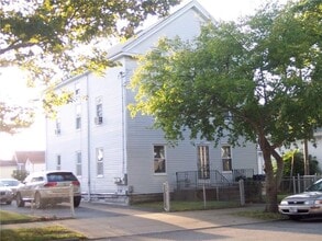 Building Photo - 427 High St