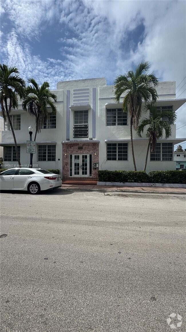 Building Photo - 610 8th St