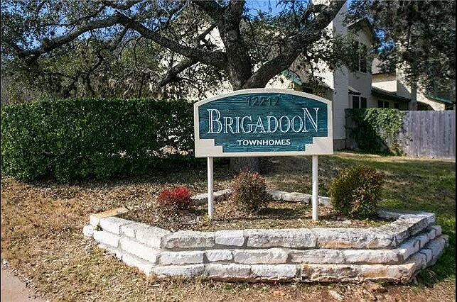 Foto del edificio - 12212 Brigadoon Ln