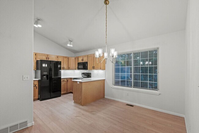 Foto del edificio - Charming Home in Mariana Glen – Backs to O...