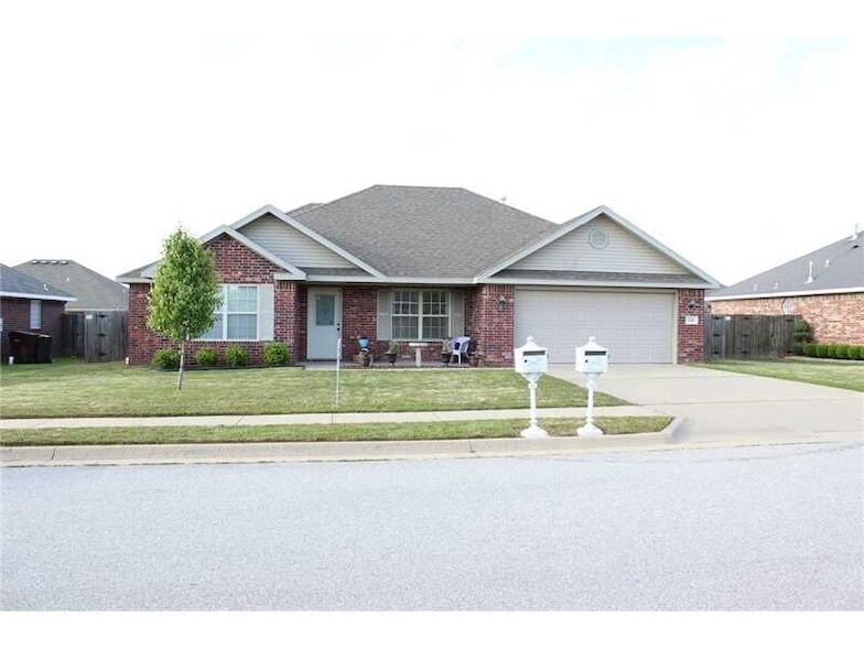 Primary Photo - 436 Joy Carol Loop