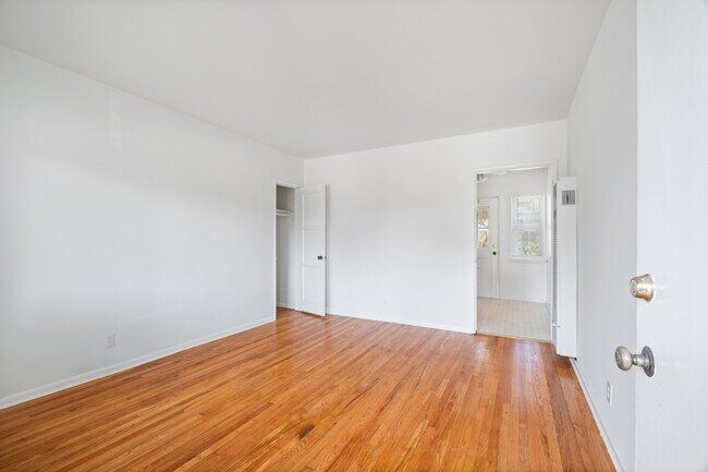 Foto del edificio - 9620 Braddock Dr