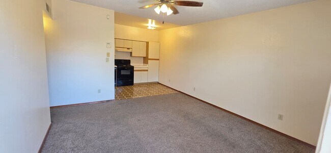 Building Photo - 24 N Mesa Dr