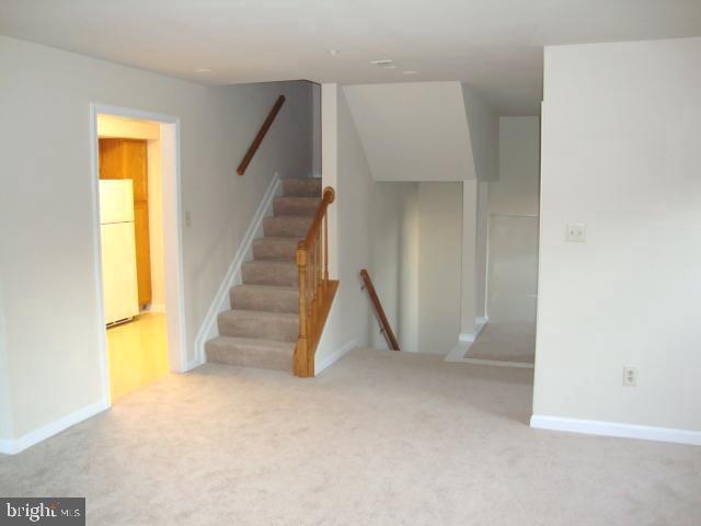 Foto del edificio - 13916 King George Way