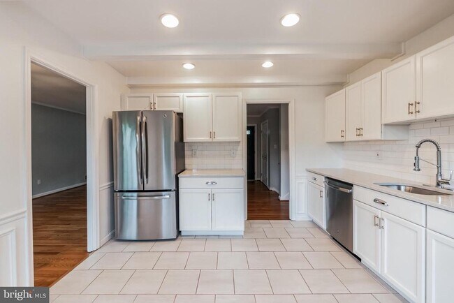 Foto del edificio - 6704 Buttermere Ln