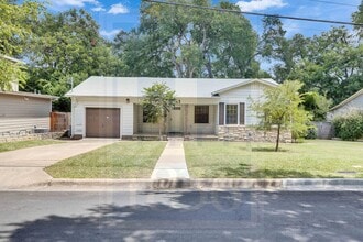 Building Photo - 2205 Sharon Ln