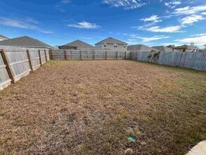 Building Photo - 5450 Peach Dr