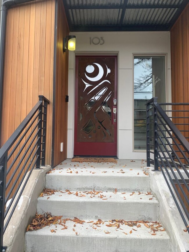 Foto del edificio - High End Madison Valley Row House !