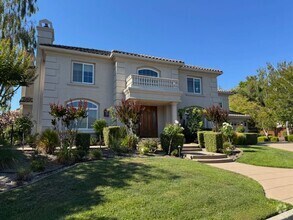 Building Photo - 2175 Sky View Ct
