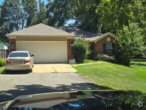 Building Photo - 1326 Tijeras Rd
