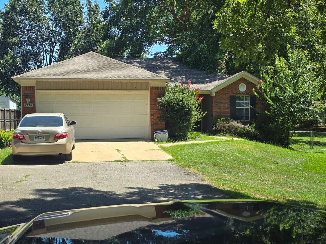 Primary Photo - 1326 Tijeras Rd