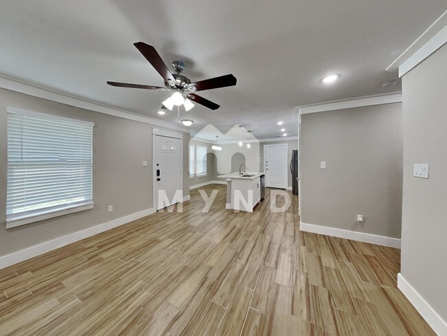 Building Photo - 5736 Lone Star Cir