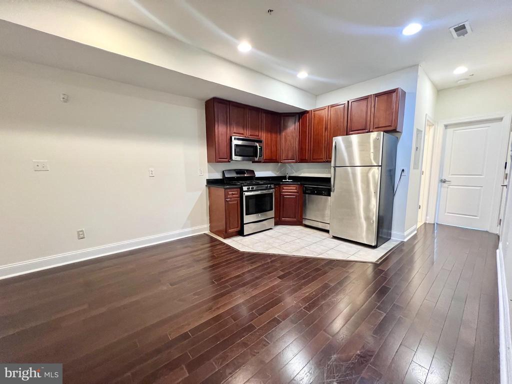 Primary Photo - 1818 N 16th St