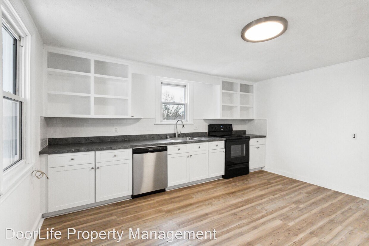 3 br, 1 bath House 459 Chestnut Street House Rental in