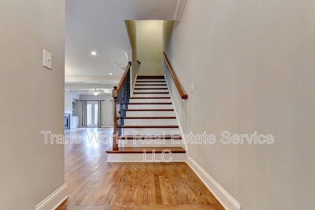 Photo - 4648 Pine St Townhome