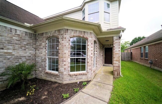 Foto del edificio - 18427 Fir Hollow Cir