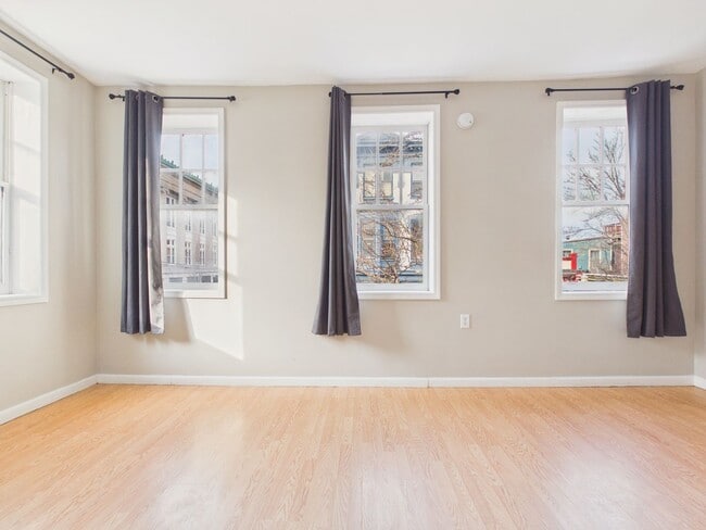 Foto del edificio - 1001 N 3rd St