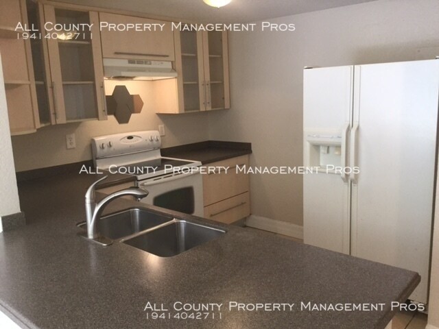 Foto del edificio - 2740 Coconut Bay Ln