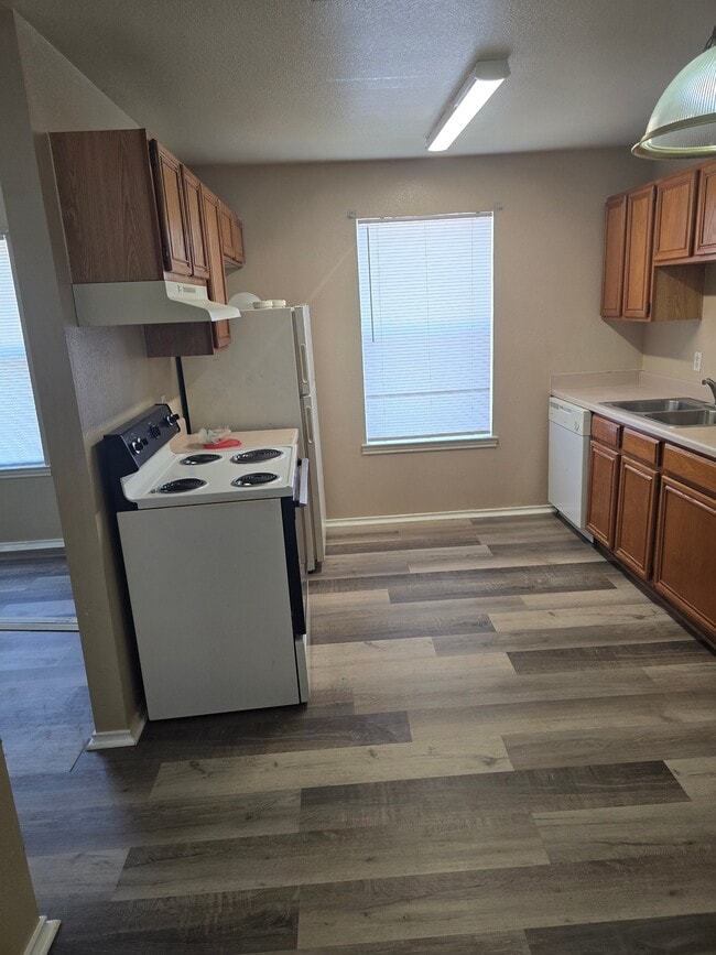 Building Photo - 1108 Horizon Dr