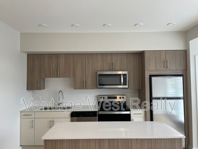 Building Photo - 685-685 Boynton Pl