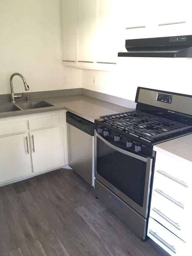 Interior Photo - 6545 Hazeltine Ave. Van Nuys, CA.