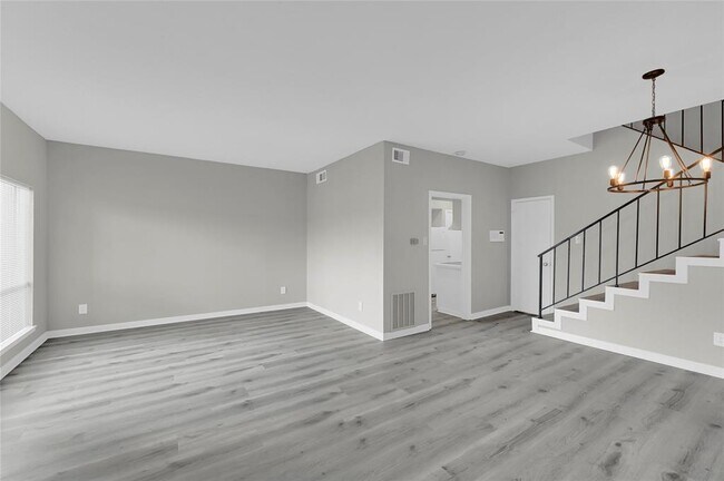 Building Photo - 1300 Augusta Dr