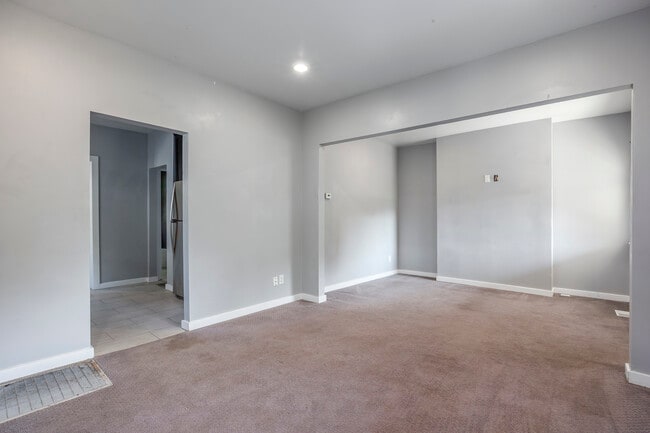 Building Photo - 1043 S Jefferson St