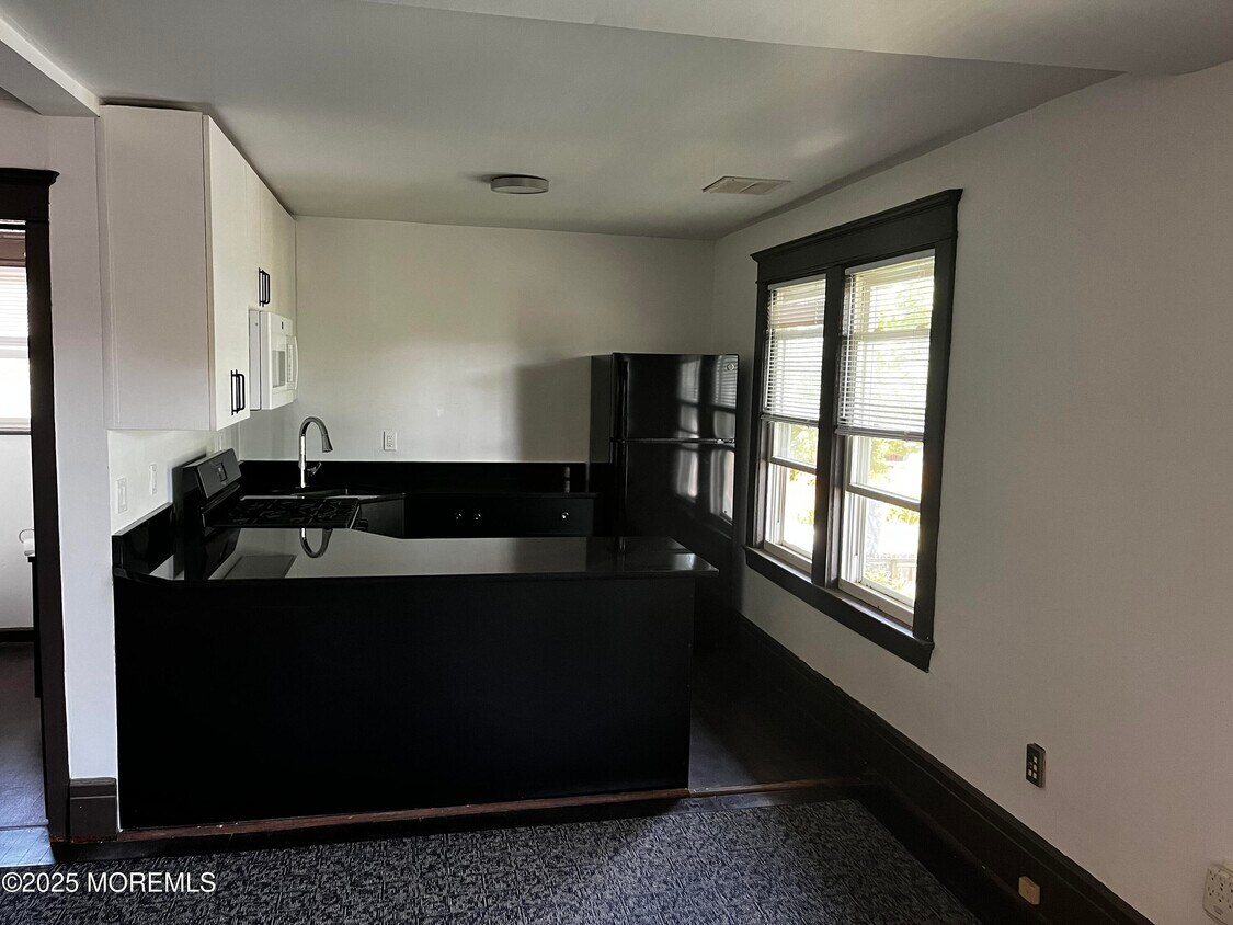 Foto principal - 73 Shrewsbury Ave