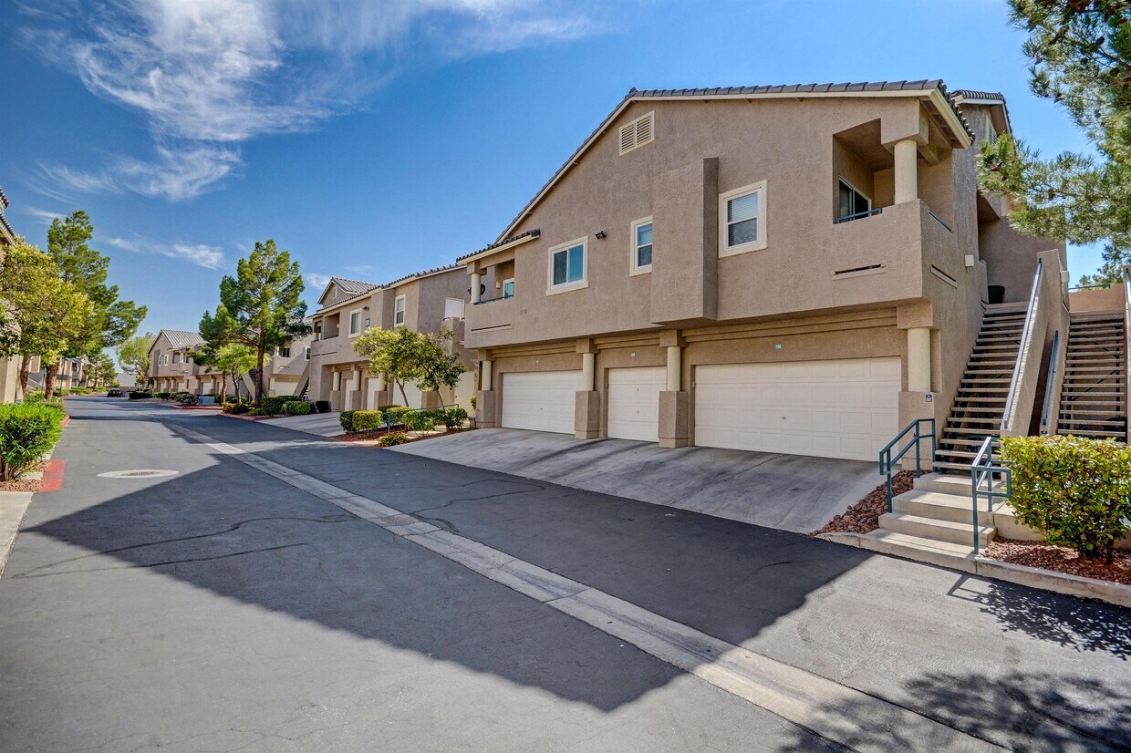 Foto principal - 2001 Quarry Ridge St