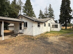 Building Photo - 16919 W Silver Lake Rd
