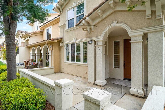 Foto del edificio - Spacious & Stylish 3 Bed/3.5 Bath Home In Temecula's Harveston Lake Community!