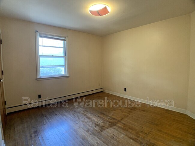Building Photo - 1120 23rd St