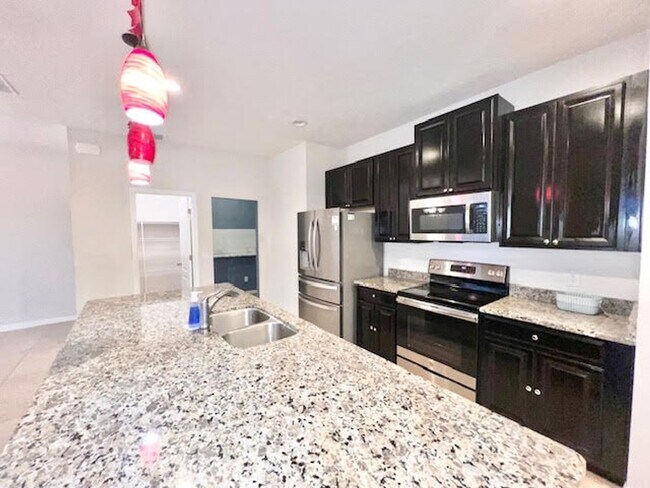 Building Photo - Sanford - 4 Bedroom, 2.5 Bathroom - $2695.00