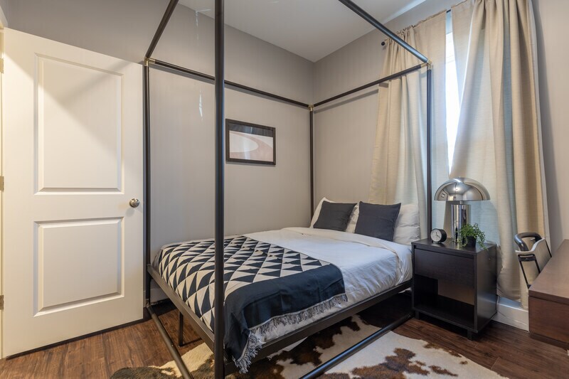 Photo - 870 E 5th St (Boston, MA)