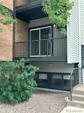 Building Photo - 1400 Golden Cir