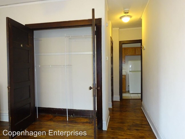 Building Photo - 1912 Clinton Ave S