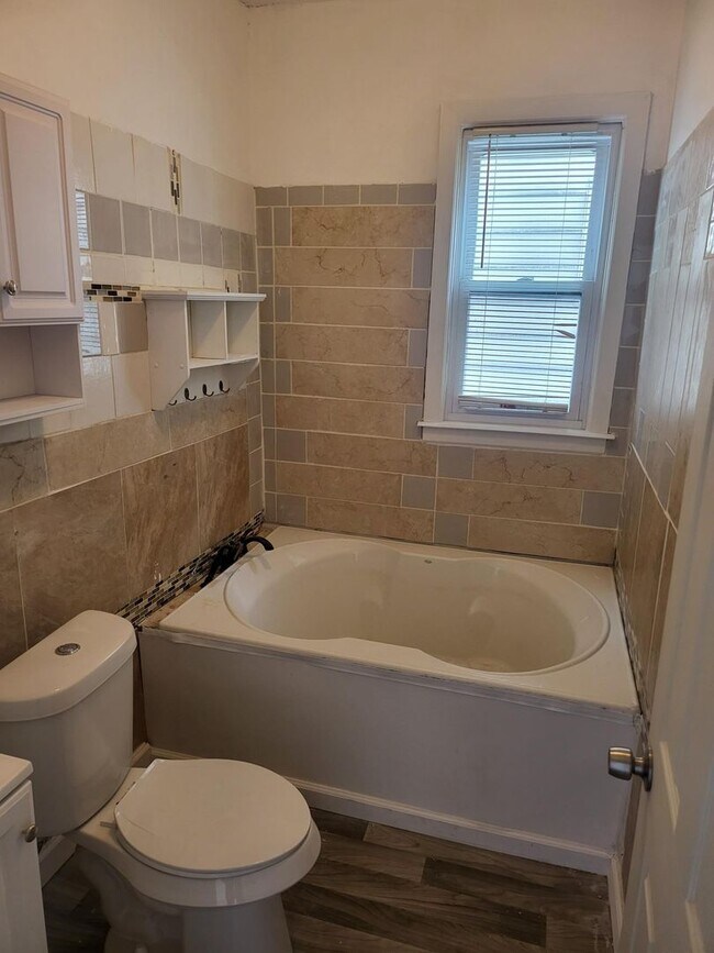 Foto del edificio - 6307 Woodrow - Paralev LLC