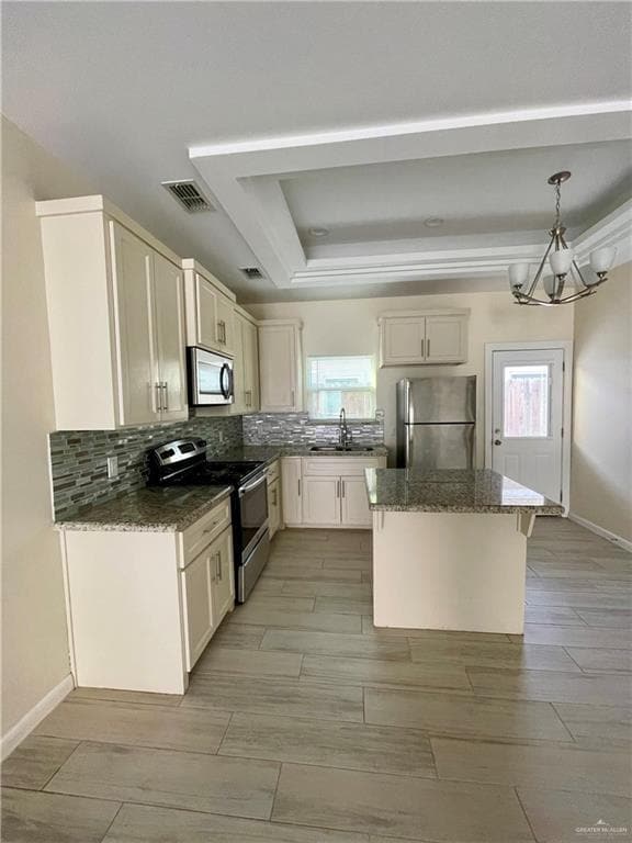 Building Photo - 21 S Iris St