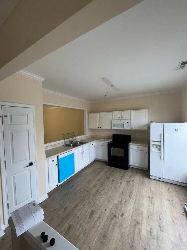 Foto del edificio - Lovely 3br 2.5ba TH in Raleigh! Available ...