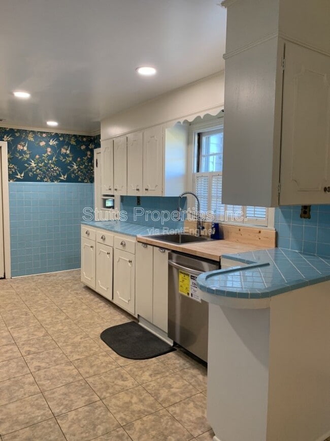 Foto del edificio - 1924 Chisholm Rd