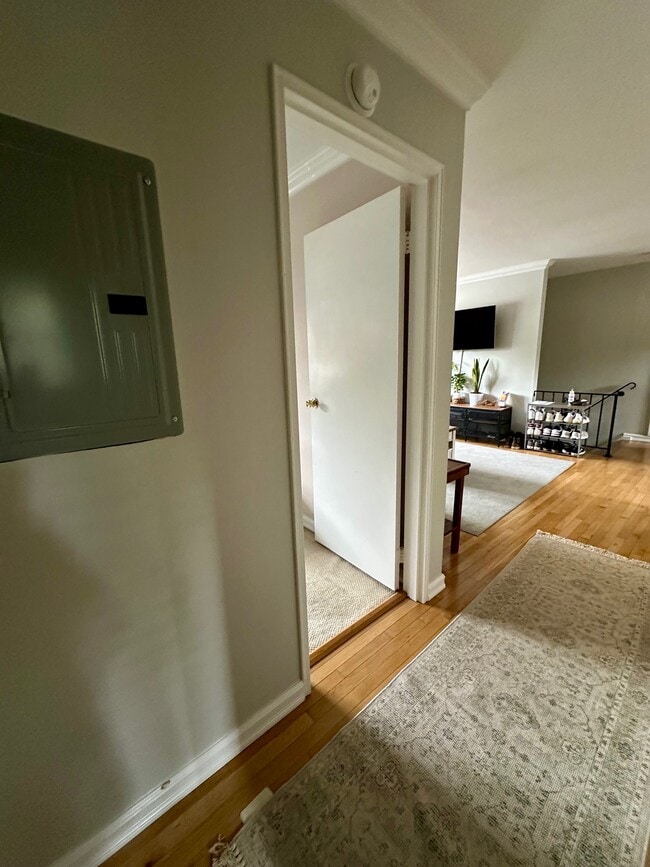 Building Photo - 422 Ringwood Ave