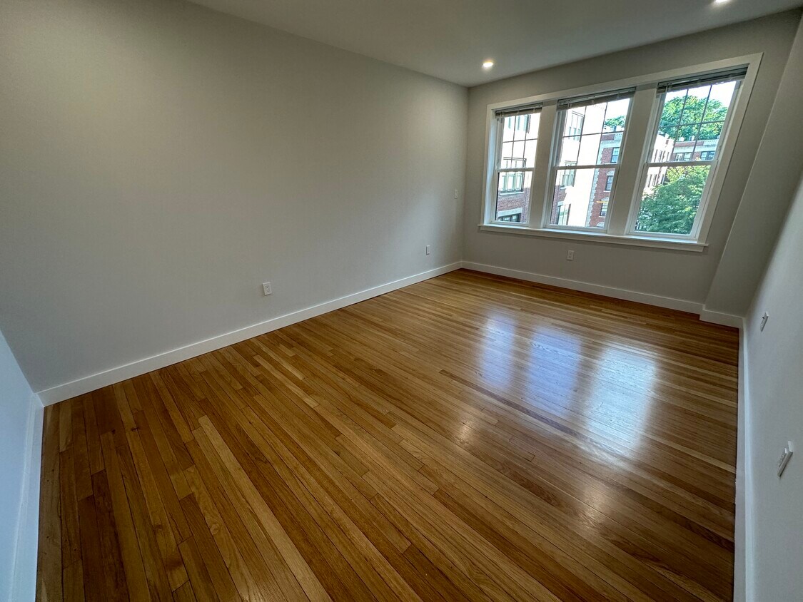 Primary Photo - 15 Forest St