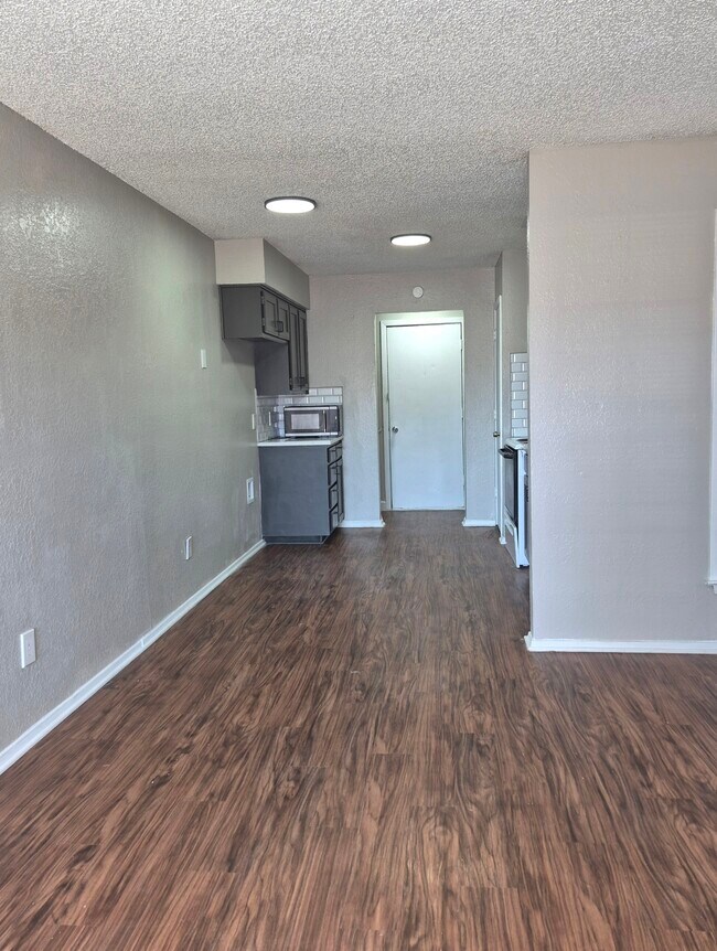 Foto del edificio - 216 Pine Meadow Dr